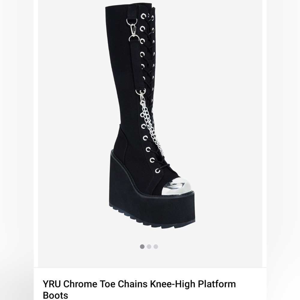 Yru chrome bdng boots brand new size 11